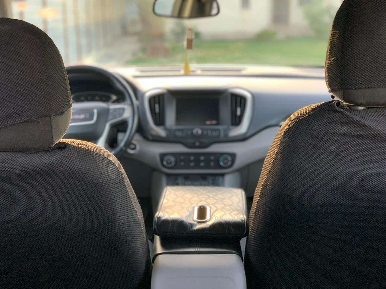 السلام عليكم جمسي تيران ٢٠١٩ ا امريكي للبيع محرك ١٥٠٠ تيربو رقم سليمانية انكليزي جديد مواصفاتها
بصمه 
لد ترحيب
شاشه بلاديه
 كامره خلفية 
تحكم ستيرن
منضومه زنون عالي ناصي
٣ اوضاع للسياقة 
تخم تاير جديد حداديه جديدة تبريد تدفئة شغالات
ضررها الصندوك الخلفي ومستبدل بلادي نفس 
 اللون سياره جداً نضيفة
السعر 155 وبيها مجال
العنوان بغداد 
للاستفسار ***********
