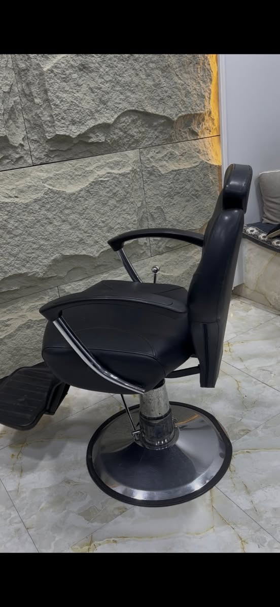كرسي حلاقه للبيع
***********
