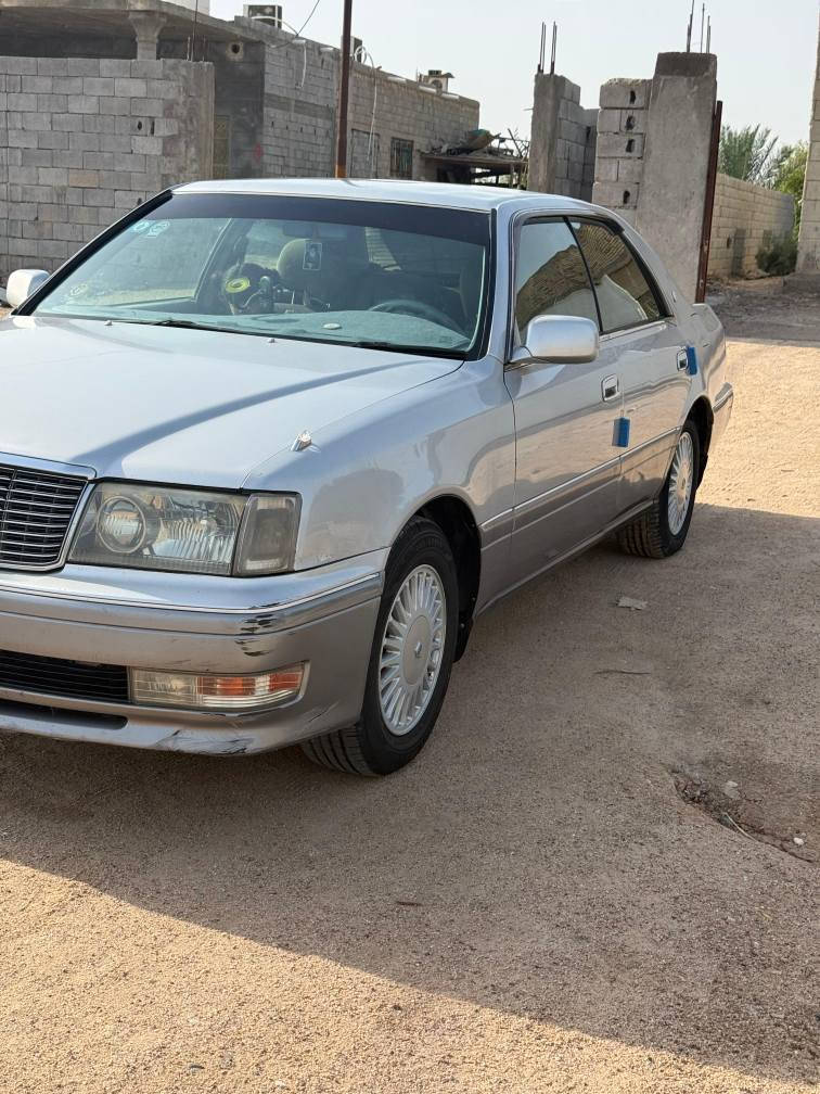 سياره راس ثور فلات
لون سلفري محزمه  ام عيون 
مديل 1999
محرك الفين ونص
مكفوله من عيب شرعي لا كصه ولا نقل
سياره مكفوله رقم بصره
مكاني بصره ***********
سعر 95 البصرة, العراق
