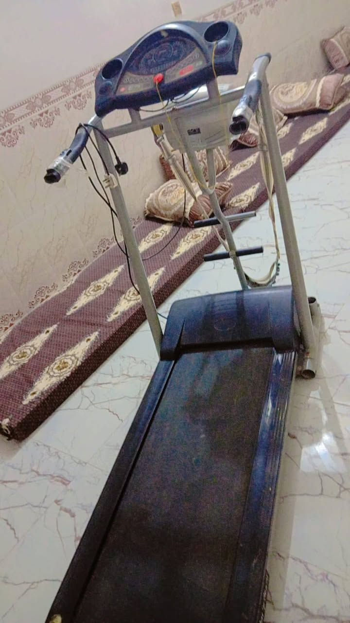سلام عليكم يوجد منضده او جهاز جري للبيع التواصل عل هذا الرقم الجهاز الجري امريكي ***********
