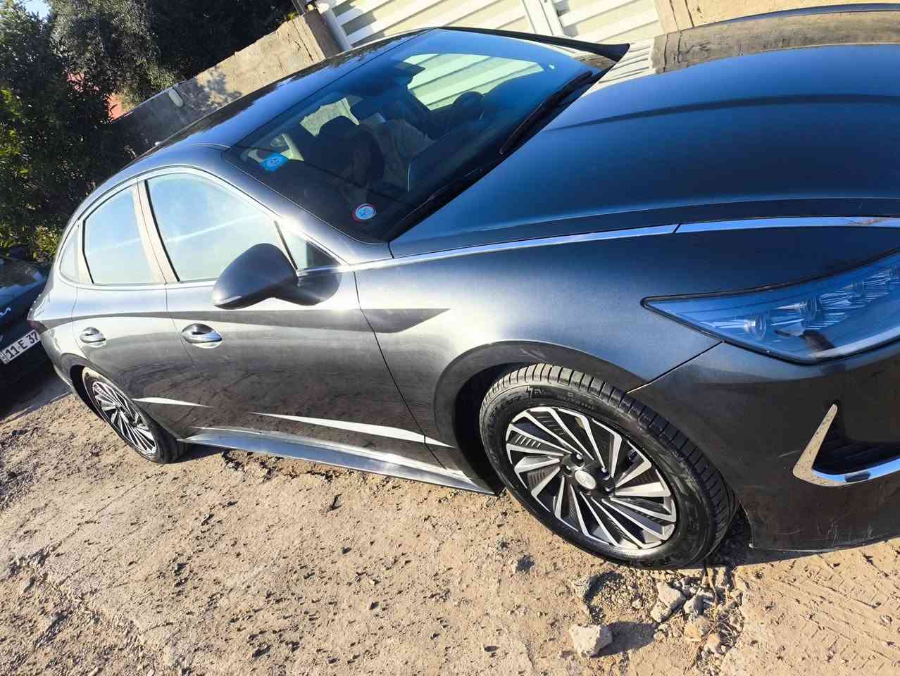 سوناتا هايبرد 2023 وارد امريكي
محرك 2000

ماشية 35 الف ميل 
سنوية جديدة  

حادثه دعاميه وبارد بالباب موضح بالصورة 
 

مكان السياره بغداد
 
مواصفات :::

تشغيل عن بعد
تحديد مسار 
رادارات مانع تصادم اماميه خلفيه 
اشارات بالمري 
تنبيه عند الاقتراب 
محدد سرعه  
هاندبريك كهربائي دكمه 
بصمة ابواب 
بصمة تشغيل
فول تحكم ستيرن 
٤ وضعيات قيادة ( سمارت \ سبورت \ ايكو \ كوستم) 
سماعات Bose 
شاحن لاسلكي ( wireless) 
قيادة ذاتية 
جامات امامية اوتو 
قطعتين تبريد 
تبريد منفصل 
كشنات مخمل بلادي 
انارة لد نهاري 
زنون بلادي
ماسحات الجامة الاماميه اوتو 
……………
السعر 185 قفل 
مكاني بغداد للاستفسار 

***********
