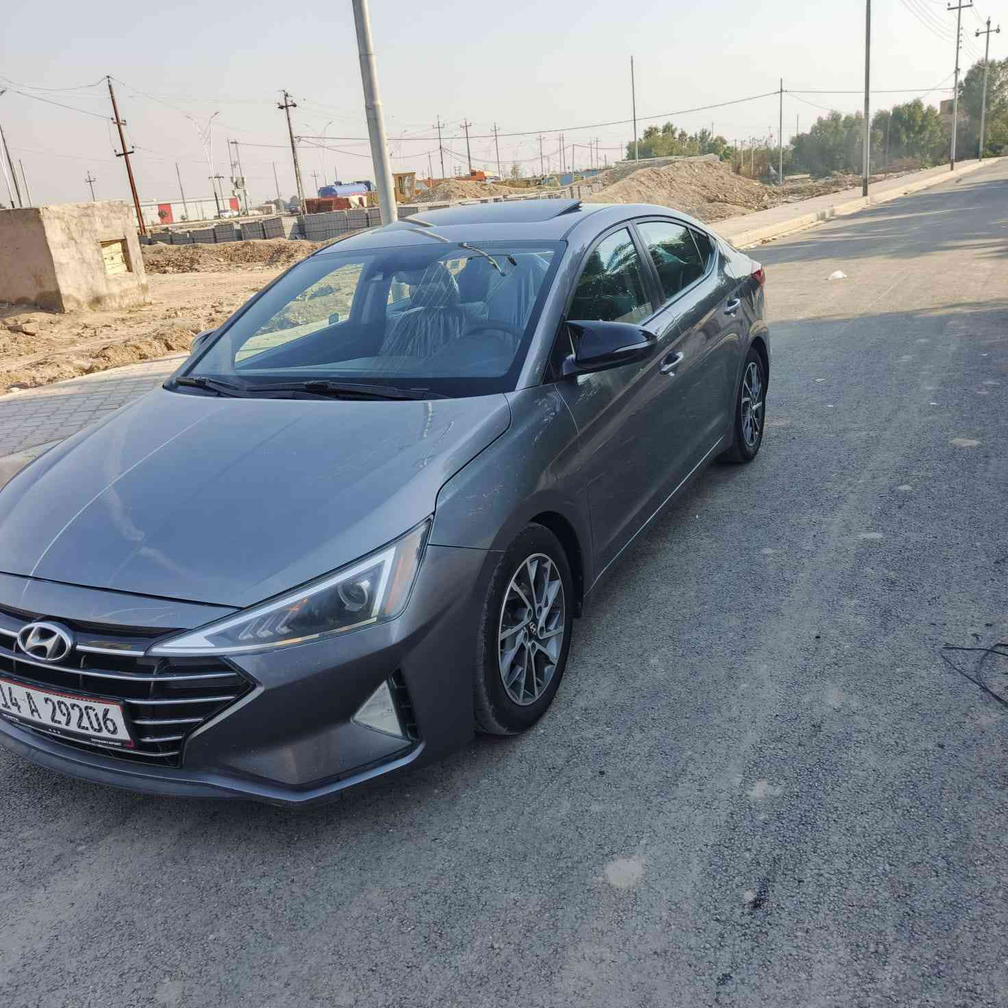 السلام عليكم
الانتره موديل 19حره بسمي رقم بصره تحويل ثاني يوم السياره داخله تقرير 

صار بيه صبغ بالعراق بدون حادث 3قطع صبغ بنيد جاملغ الايمن والايسر بدون تبديل بدون ارباكات 

المواصفات فول 1/1

سعر 130بيه مجال قليل حك جيه 

مكان سياره ناصريه اتصال ع رقم ***********
