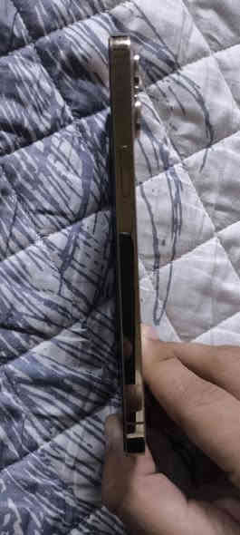 ايفون 12 برو ماكس ذاكره 128 تك سيم بطاريه 81 نموذج M نورمال ضد المي لامفتوح ولا مبدل اي شي... فقط شخوط خفيفه بل شاصي وماتضر شي اثر استخدام سعر 440 وبي مجال خاص او ***********
