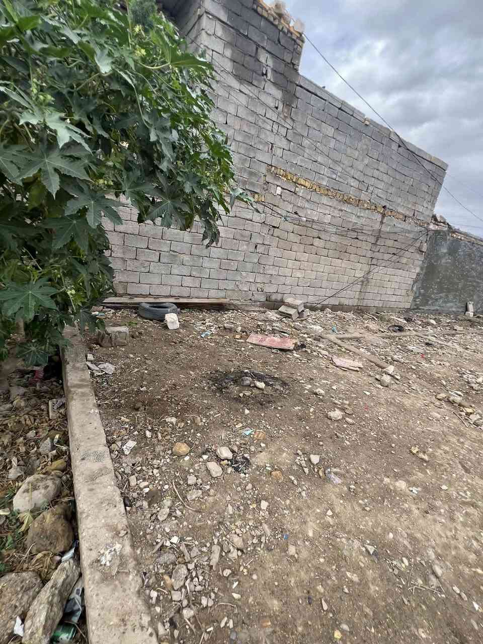 قطعه أرض حي الحكيم الثانيه 
مقابيل محطه بانزيال حوشي 
مسحتها ١٣٠ متر 
واجهيا ٦ أو نزال ٢٢متر 
 زراعي *********** سعر5ملاين بيه مجال الشراي
