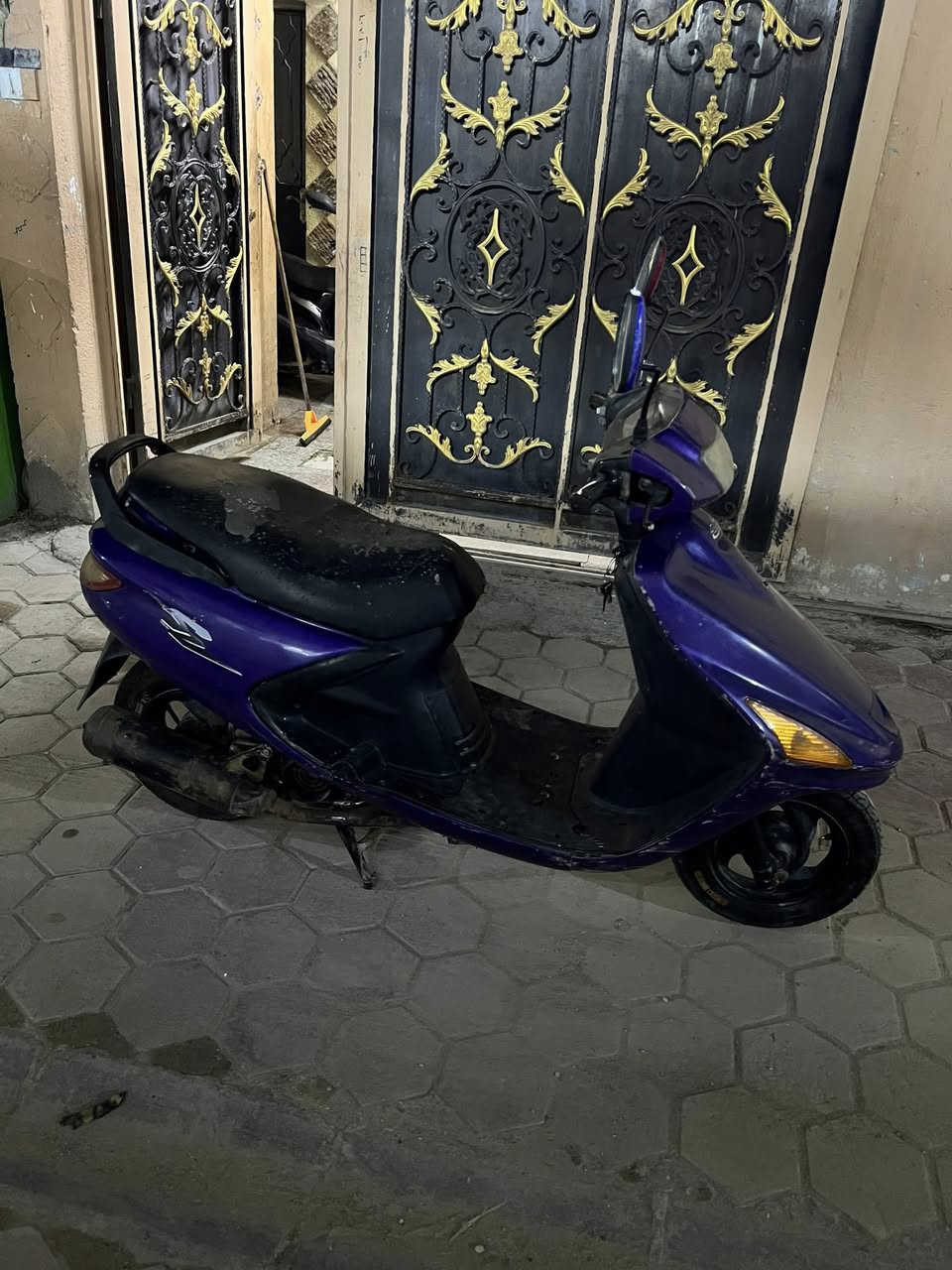 السلام عليكم دراجه فراشه شغاله وتمشي ما بيها اي شي بس اني ابيع كوم حديد السعر 200 وبيها مجال مكان كربلاء حي العباس شراي تصل ***********
