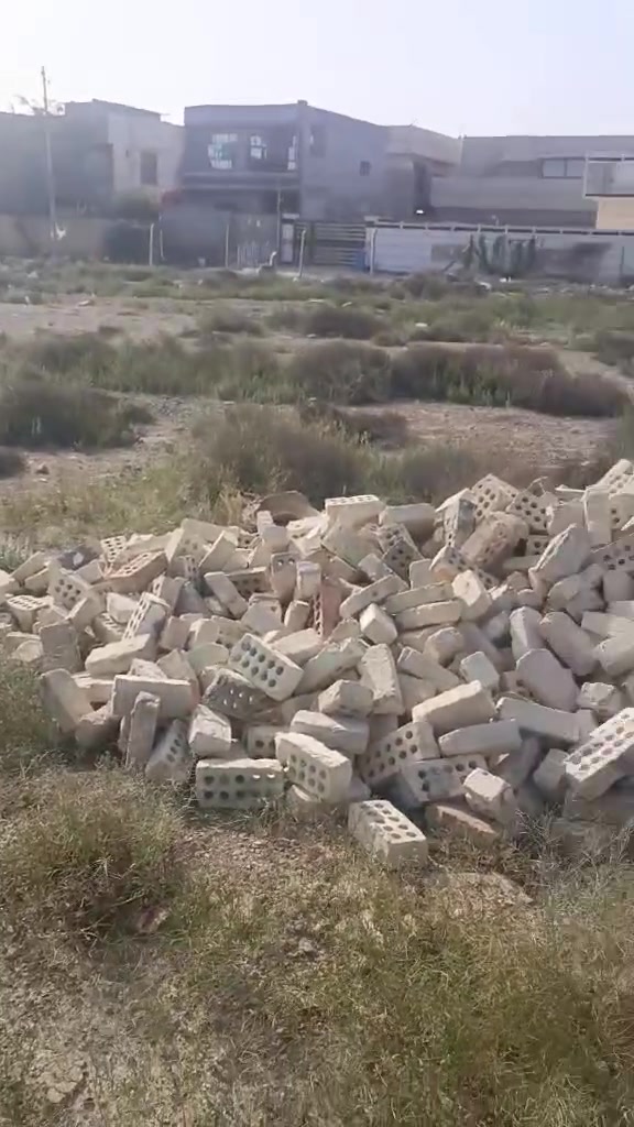 السلام عليكم يوجد طابوق مستعمل كميه مفتوحه رقم الهاتف***********
***********
