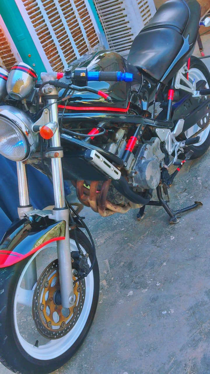 سلام عليكم بانده ربع للبيع السعر 950وبيها مجال شي قليل العنوان الشعب سبع قصور ***********
