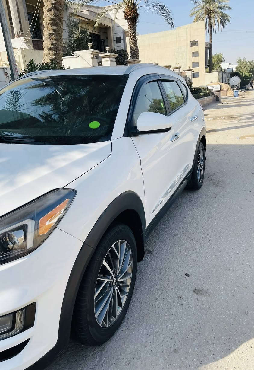 توسان 2021
فول عدا الفتحه
وارد أمريكي حادثها بنيد وجاملغ
سيارة نظيفة جدًا
ماشية 30
بصمة تشغيل
مكينة 2400
شاشة 
كامرة خلفية
كرسي كهرباء
كشنات تدفئه تبريد 
رادار
لايت زنون
صور الحادث مرفق مع السونار 
مكاني بغداد شارع فلسطين 
السعر 175
***********
