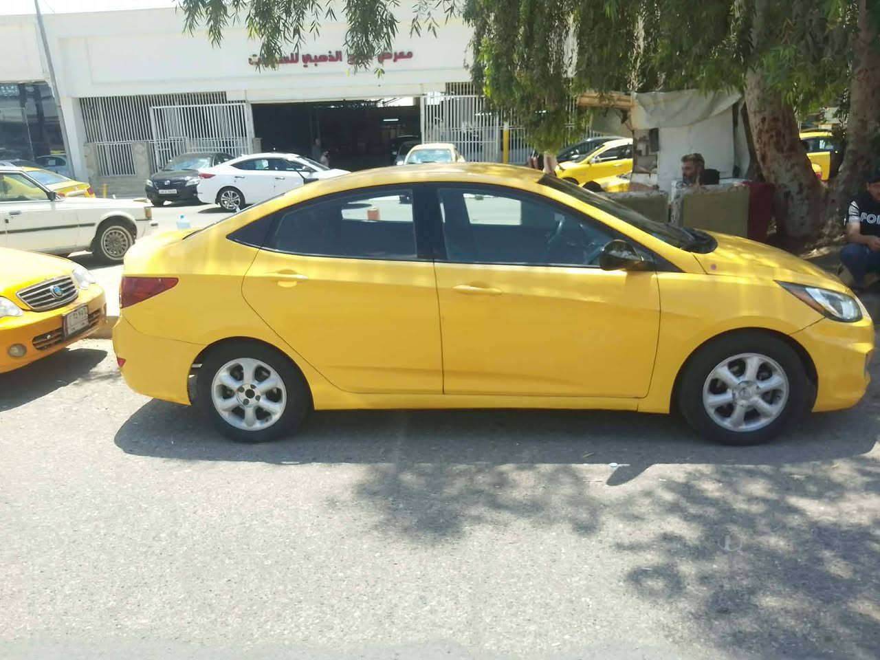 سلام عليكم اكسنت موديل 2013 امريكي مكينه 1600 بيه جاملق و باب الباقي مكفول مكينه وكير وتبريد جدد صدر امامي خلفي تخم تاير كله جديد بسمي رقم بغداد مكان موصل وادي حجر سعر 71 وبيه مجال رقمي ***********
