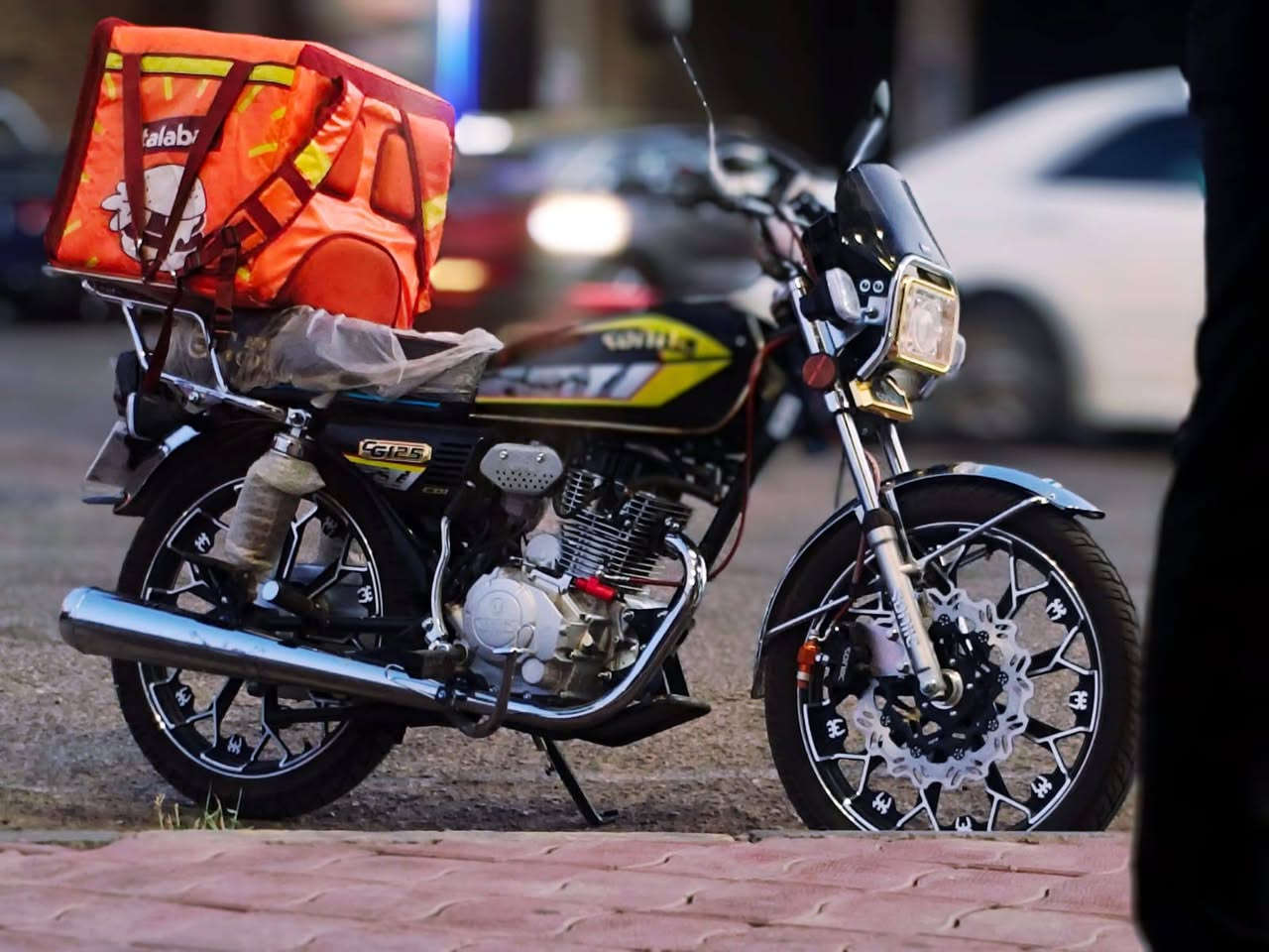 مديل 2025 طالع صار 7 اشهر ماشية 15 الف محرك 200cc سنوية بأسم العارضي بس مداور تروح تداور ويا السعر 1,600 وبها مجال الدراجه في النجف الاشرف ***********
