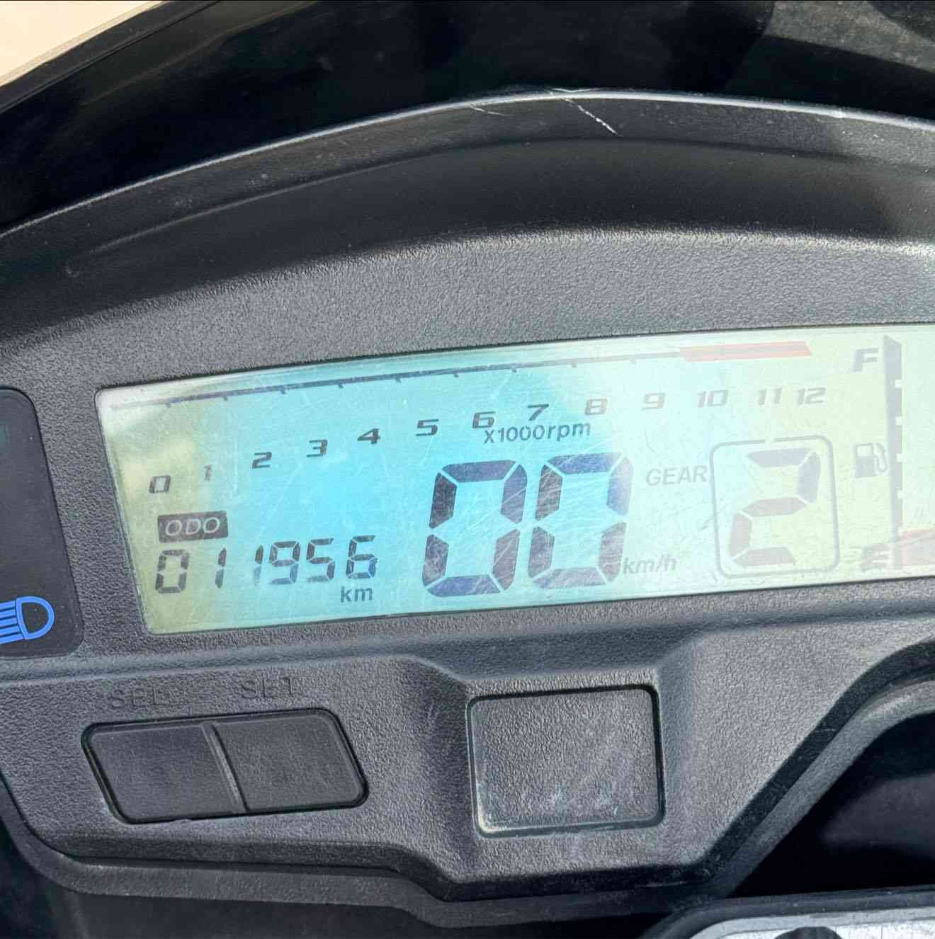 دراجه لونسون قفاز
مرقم اربيل

الدراجه خير من الله بيها خيط تبخير بس مامأثر

الدراجه نضيفه استعمال شخصي 

عليها زوج ويا جديد و تايرات جدد 

الويلايه القديمه موجوده 

ماشيه  11,900
مكاني بغداد حي الجهاد
***********
سعرها 1,750,000
وبيها مجال حك الجيه
