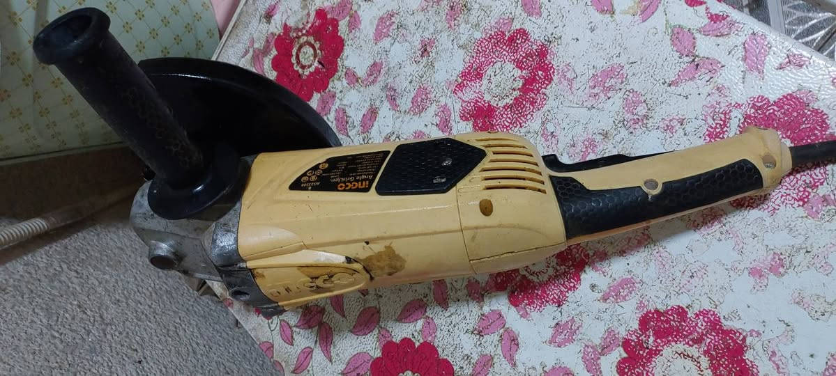 مجموعة غراض  المكان النجف تفاصيل على الخاص او الاتصال على الرقم ***********

