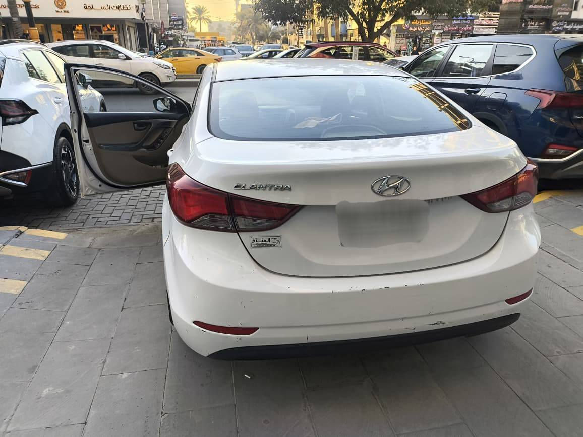 النترا خليجي موديل 16
رقم بغداد 
ماشي 160 الف كيلو 
مكفولة عدا جاملغ امامي مبدل نفس اللود 
السعر 125 وبي مجال 
0786 487 9372
