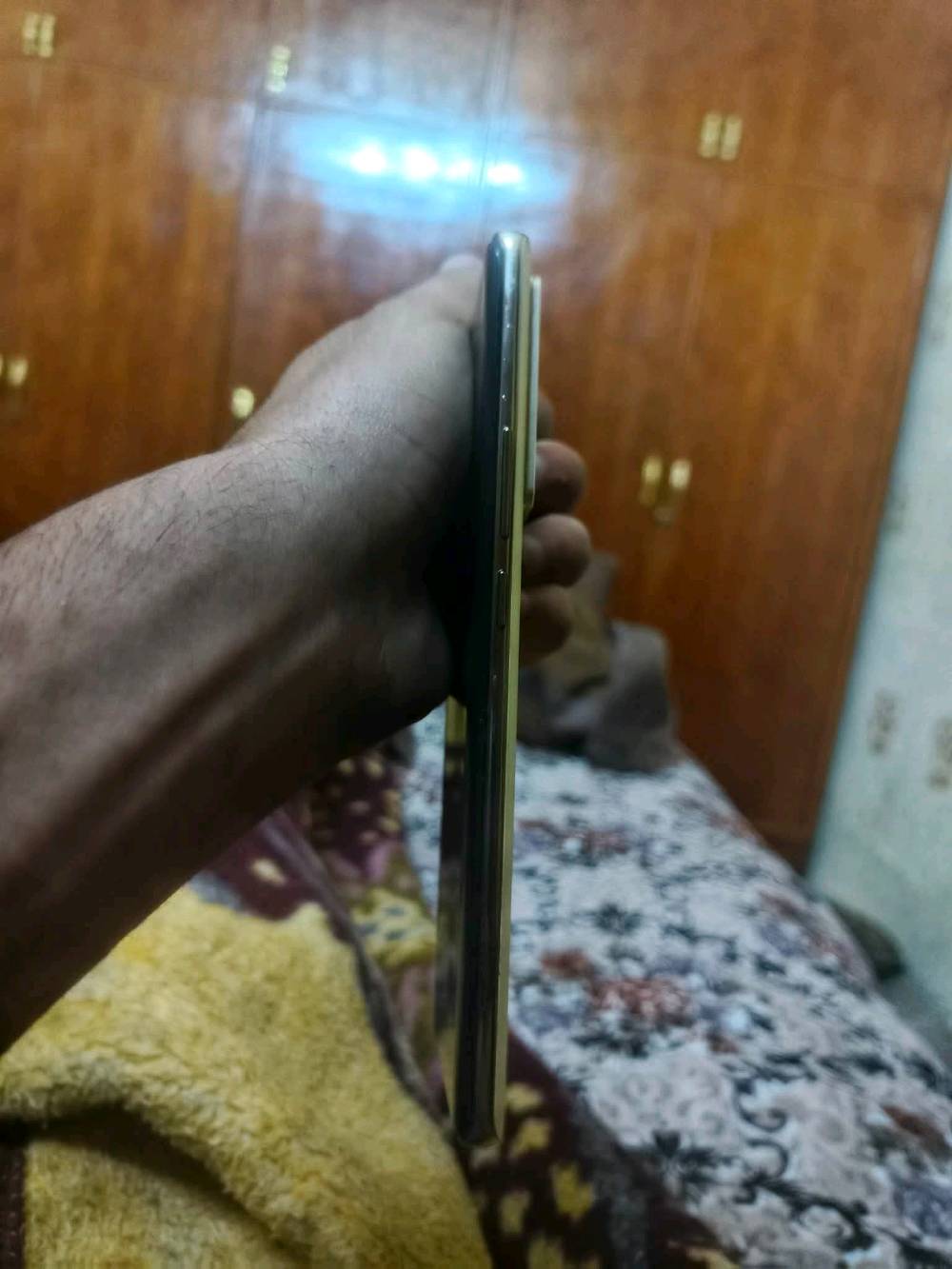 انفنكس نوت 40 برو رام 12+١٢ ذاكره ٢٥٦ جهاز نضيف واغراضه كامله شاحنه وكارتون وسماعات وشاحنه لاسلكي بس بي فطر صغير بالشاشه مماثر على اللمس ابد السعر ٢٢٠ وبي مجال 
+964 750 860 1226