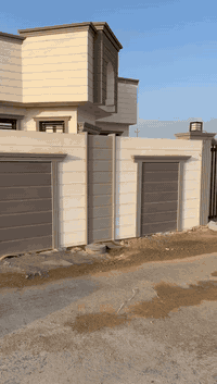 البيت مساحته ٤٠٠ م2 البناء ٢٠٠ وباقية قطعة فارغة 200 غرفتين  نوم واستقبال ومطبخ كربلاء بمنطقة الزرفي سعره 250 مليون للاستفسار الاتصال على الرقم ***********
