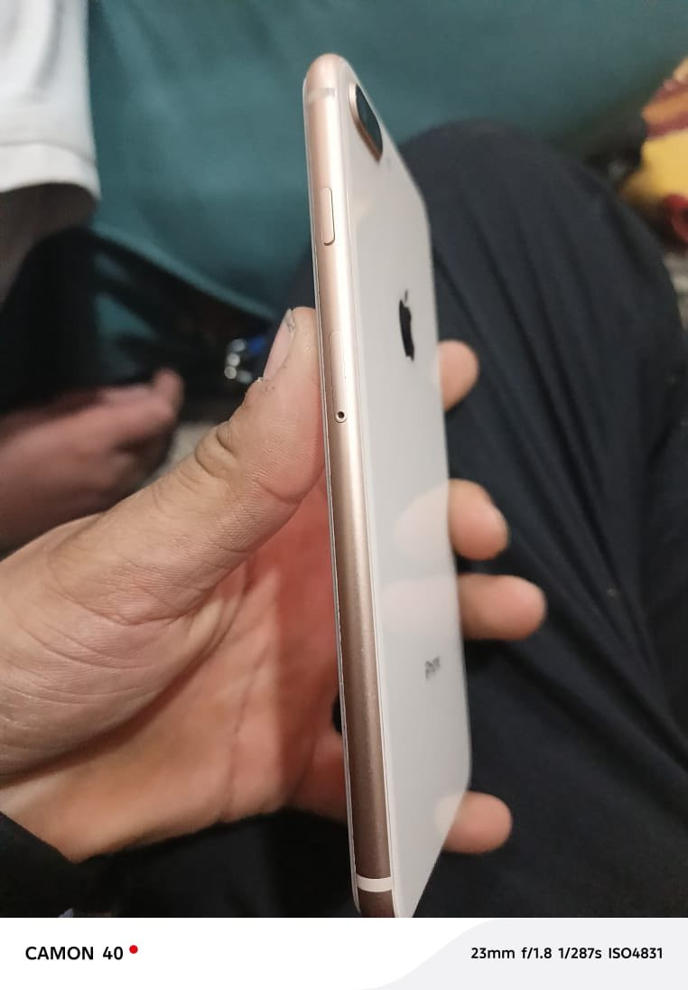 ايفون ٨بلص للبيع الذهبي
نضافه ١٠٠٪؜يعني فوول 

جهاز كلو شركه نورمان 

ذكره ٦٤

بطاريه ١٠٠٪؜مستبدله على ايدي 

مشحون ٢٢مره يعني بعدها لوك 

شرط انطيك قطاره بل شحن 

٦٠فريم بوبجي 

الجهاز لكو شغال وشرط اي عطل يرجع 

كامره دمعه الثمنيه غني عن التعريف بل تصوير

الجهاز مال بيت 

السعر بلاش ١٤٥وبي مجال 

مكاني موصل الايمن دورت الرساله 

الخاص مفتوح او الرقم ***********

بي وتساب.
