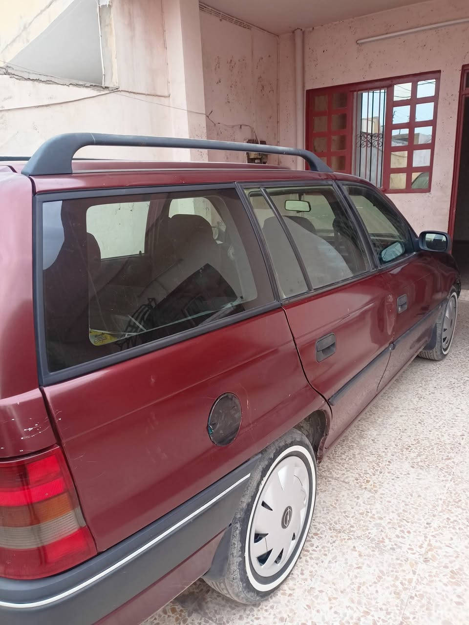 اوبل استرا ستيشن 🚘
رقم نينوى الماني ✅
سنويه جديده عضم
 كاربون بانزين  ⛽ 

محرك وكير شرط ✋ 
♦️كير عادي

♦️حجم 16

السياره بلاديه مابيها صبغ والكشر كدام العين 👀
#سياره حلـِۈه وجاهزه ماعايزها بس ستر •اللّـہ̣̥ مال جناي ✋

المكان موصل الايمن حي الرساله 🚶‍♂️# ***********
