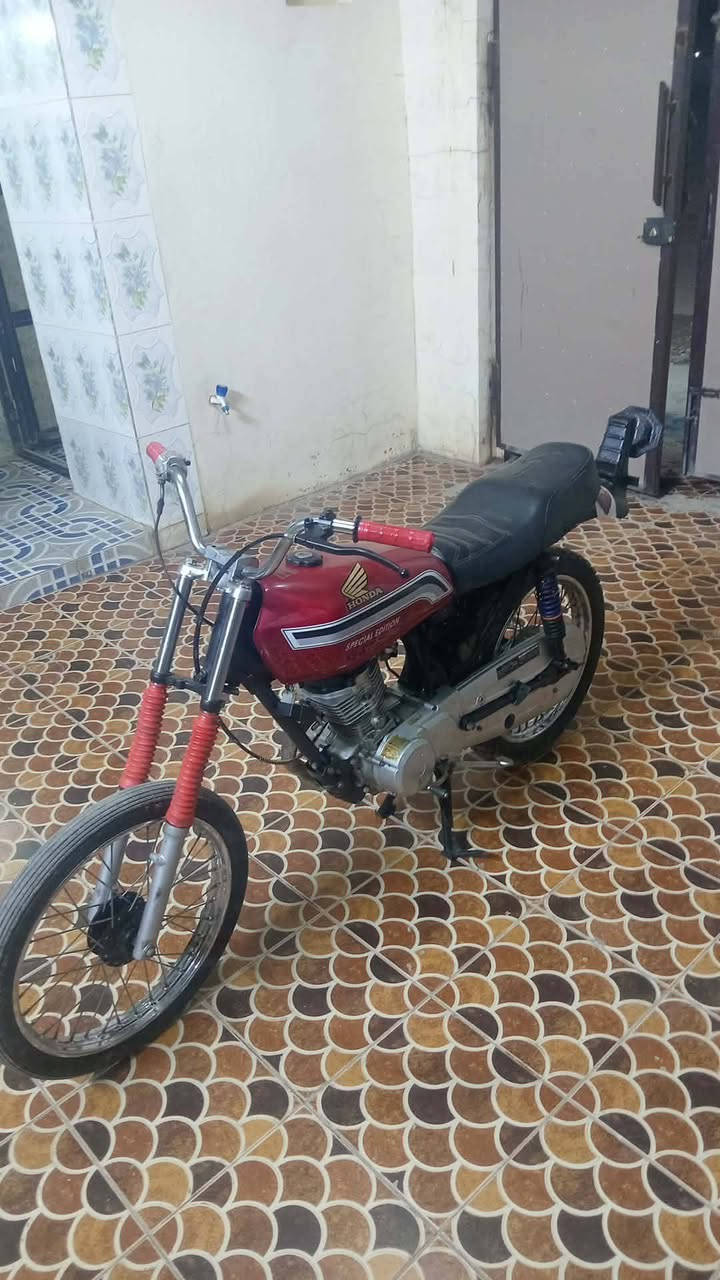 سلام عليكم 
نامه للبيع موديل 25 محرك تايكر 19 
دراجه حلوه ونضيفه بمعنى الكلمه 
انطيك بيها شرط شلعه ومعدل 
ه‍ ***********
📍تكريت الشهامه 
غير متواجد خاص اتصل او واتس
