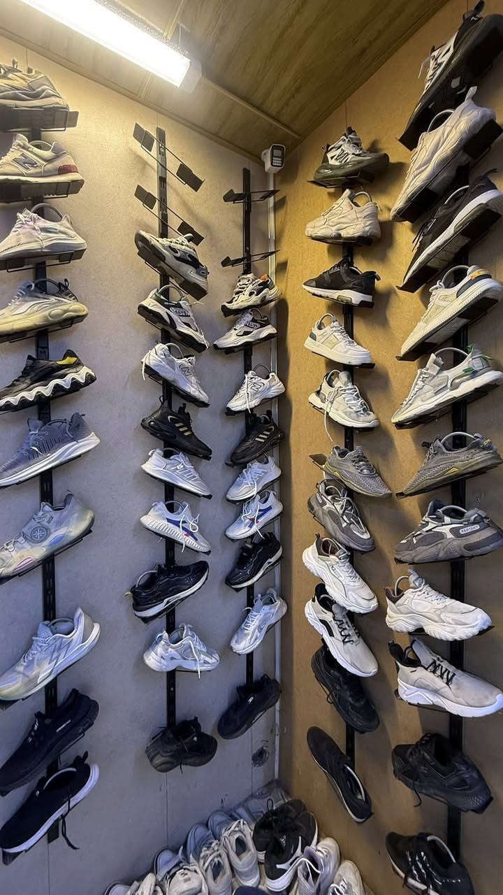 فقط ٨ الاف قطعتين ١٥ كل الاحذيه داخل المحل 
📍العنوان 
العمارة/ مجسر حي الحسين القديم السايد مقابل حلويات الحمداني 
متواجدين من بعد الفطور الى ١١ ونص ليلاً


**إذا كنت صاحب هذا الإعلان وتريد حذفه لأي سبب، رجاءا أرسل رسالة إلى الدعم الفني**