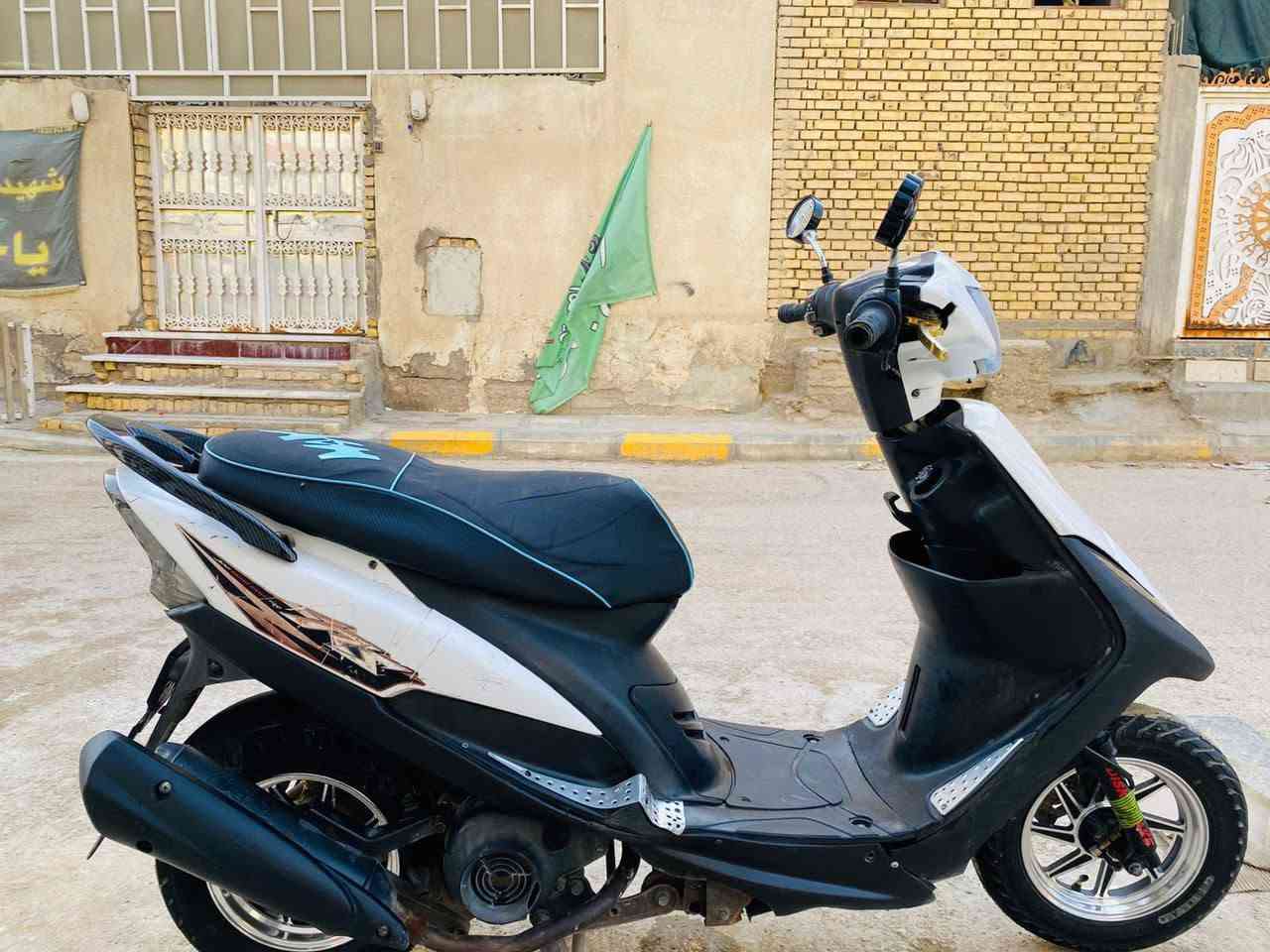 السلام عليكم
دراجه ماكس عدله الدراجه نضيفه ما مفتوحه صارلها أربعة أشهر طلعت حاويه دراجه بيها تزويد وياله نجمه يدات تزويد صالنصه FM مرايات تزويد دراجه نكره سلف بس الكفرات تجاري والأصليه موجوده مال حاويه هم بيض السعر مليون وبيها مجال للشراي ***********
