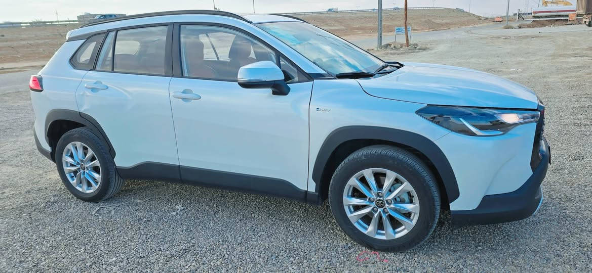 فول مواصفات
موديل 2025
محرك 2000
ماشي 15 الف
كشن كهرباء
داخل جلد
سقف فتحه 
وباقي مواصفات الفول
سعر 28 مليون وبي مجال
***********
