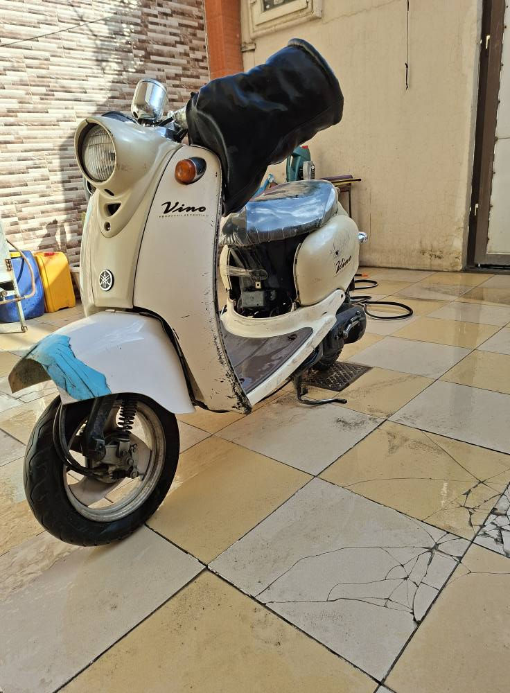 عبد الحليم بس كفراتها تعبانه للبيع ٢٤٠ محرك نضيف وشلعه تخبل   عنواني اربيل جديده *********** أربيل, العراق
