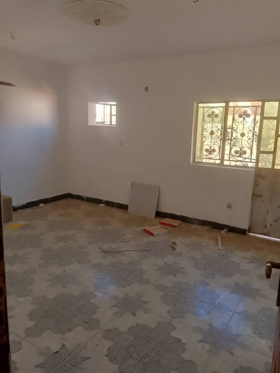 🏠 دار للإيجار – طابقين | موقع مميز في بعقوبة خان الوالوة
دار حديث البناء للإيجار بموقع ممتاز
📍 بعقوبة – مقابل لؤاي وقصي / السايد الثاني
تفاصيل الدار:
🔹 الطابق الأرضي:
صالة استقبال
مطبخ
صحيات
🔹 الطابق الثاني:
غرفة نوم كبيرة.بلكونة
مخزن
✨ البناء حديث
✨ الدار بالكامل سيراميك
✨ موقع هادئ وقريب من الخدمات.وبسعر مناسب 
📞 للاستفسار أكثر:
***********
📲 متوفر واتساب
