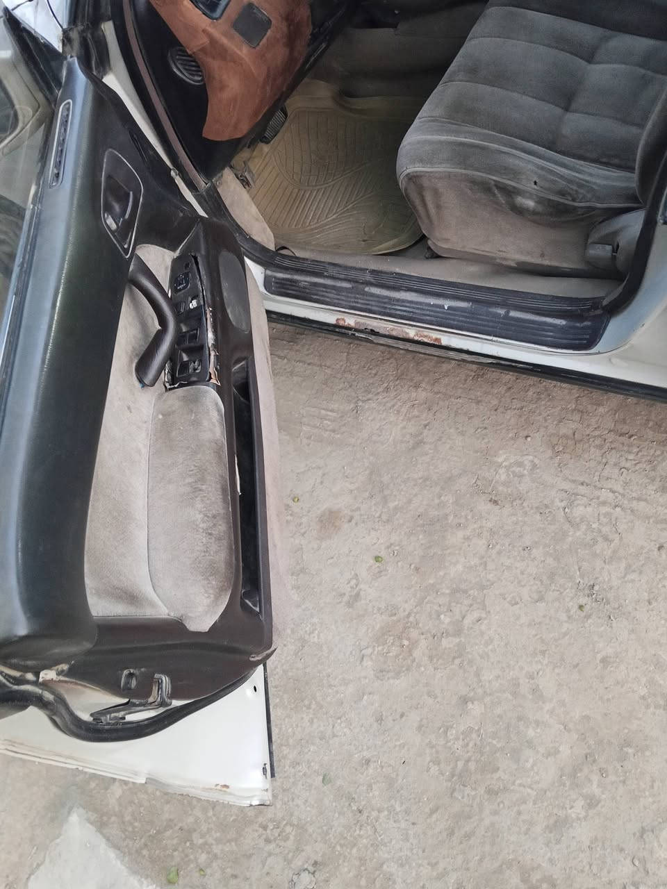 بيع ومروس بطه مكفوله من كل لعيب لشرعي ***********
