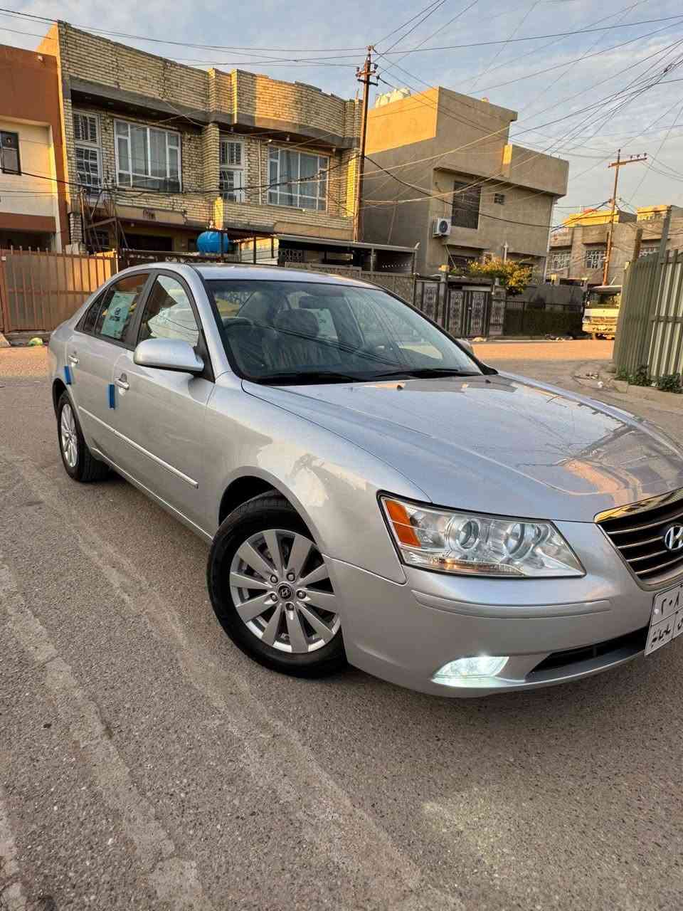 السلام عليكم🫡
هونداي سوناتا 2009
وارد امريكي 
سيارة ليبل واحد مكفوله من ضربه وصبغ وتبديل 
مواصفات سيارة 
محرك 2400 دوش 
كير 5نمر 
ويل كروم 
تبريد ثلج 
 سيارة احلى من صور 
وبل عافيه على ياخذها 
سنويه جديدة 2028
137وبيها مجال بسيط
تريد وكاله تريد تحويل 
 مكان سيارة بغداد الزعفرانيه 
متواجد رقم واتساب  فقط 
*********** بغداد, العراق
