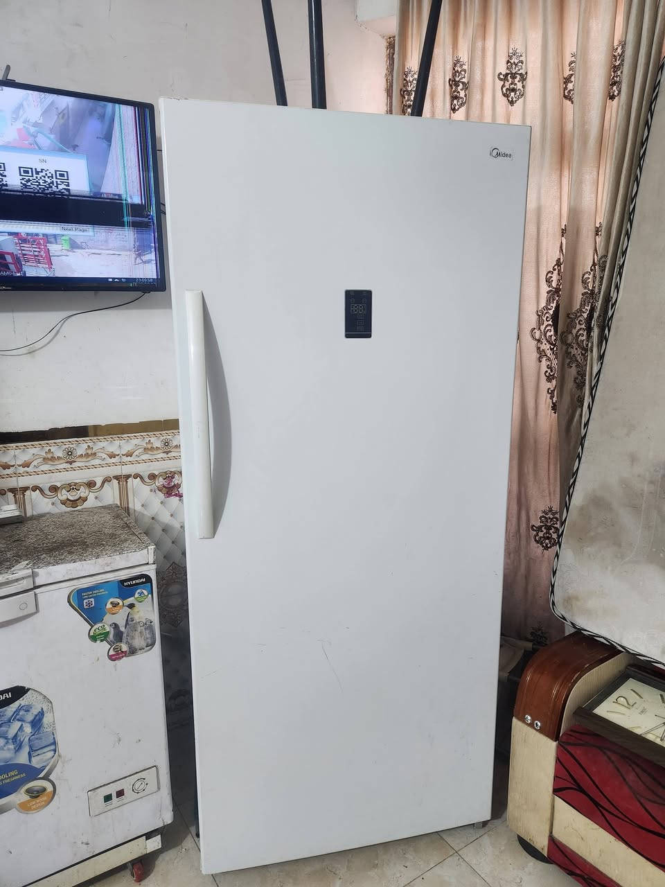 سبلت طنين اخو الجديد سعره ٦٥٠ غساله سامسونج ١٥ كيلو ب٣٠٠ براد ٧٥ براد مجمده اكبر حجم ميديا ب٥٥٠ العنوان البلديات واكو توصيل بكروه  ***********
