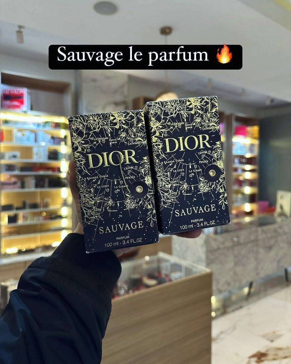 💙 عطر سوفاج الأسطوري SAUVAGE 
البرفيوم الأكثر مبيعاً واثارة بالعالم 🥇
عطر سوفاج اطلقته ديور للعطور وتميز بكونه اكثر العطور الرجالية اثارة🖤
 وهوه ثورة في عالم العطور فهوه تركيبة جريئة وقوية تمنح الانتعاش والثقة للرجل وهو عطر الكلاسيكية الخالدة ورمز للذوق الرفيع😎🖤
حكاية من حكايات الجمال والأداء الخرافي وتناغم النوتات العطرية من أفخم العطور 🖤ثباتيـة تجنننن لفتـرة طويلة. 
رائحة تخطف الأنظار 🤩
عطر ينبض بالإنتعاش 🔥
المنشأ / فرنسا 🇫🇷 ماستر كوالتلي. 
#عطر_ديور_سوفاج 
#اكسبلور #explore #مشاهدات. 

 
التوصيـل لكافة المحافظات


**إذا كنت صاحب هذا الإعلان وتريد حذفه لأي سبب، رجاءا أرسل رسالة إلى الدعم الفني**