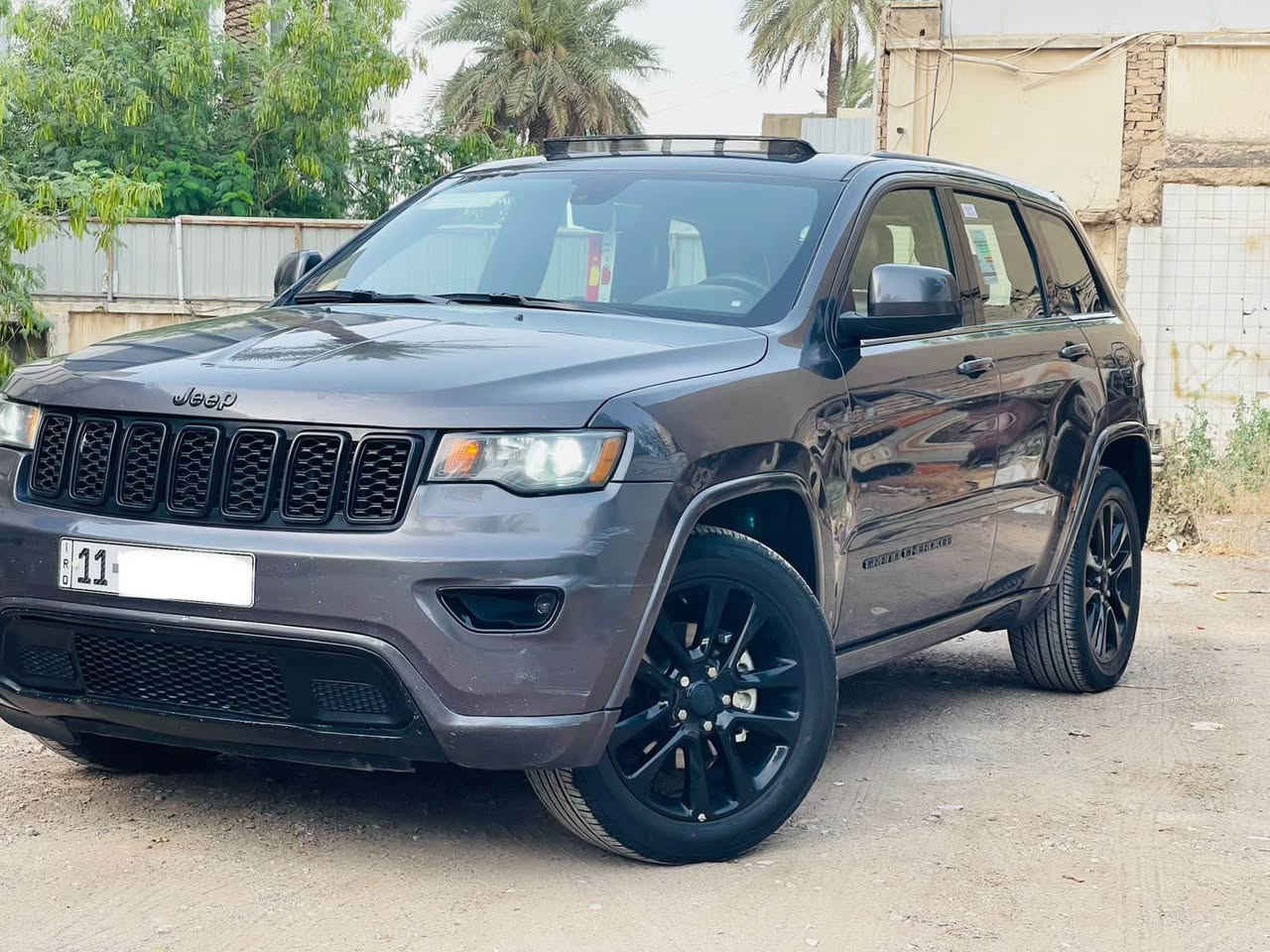 للبيع جيب كراند شيروكي 2018
فول مواصفات 
سلايد 
داخل جلد
السيارة تو ويل
لايت زنون 
ماوس
السيارة بلاك توب كامل
حادثهة موضح بالصور و بيهة سونار هم 
رقم بغداد باسمي 
السعر200 و بيهة مجال بسيط
للاستفسار
*********** بغداد, العراق
