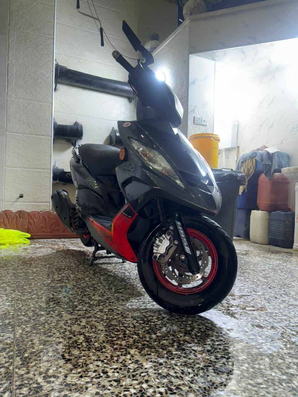 ...
سلام عليكم جيتي ار موديل 2016 كفاله عامه من التاير للتاير 
مكينه ناعمه 
شلعه معدل حلوه ك دراجه بلادي 
شاشه شغاله 
كلشي مناقصها ع اخر حبايه 
(ملاحظه فقط بدلت صدرها اي دبلاتها الاماميه اب زوج رياضي Dy)
مكانها بلديات 
السعر مليون و 200 وبيها مجال للطبيبن
الرقم (***********)
