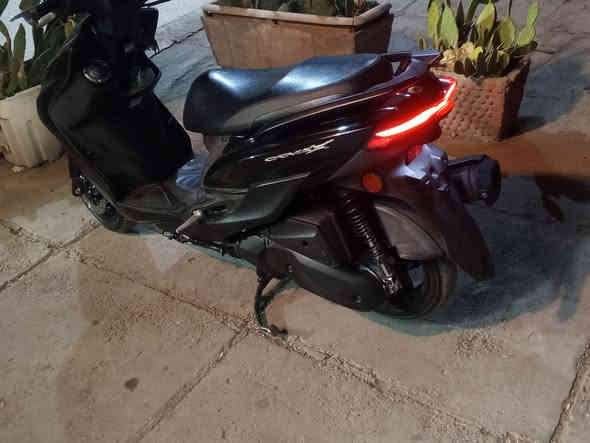 السلام عليكم شباب دراجه سكنس جيل الخامس درجه جديده بمعني الكلمه والصور هيه تحجي دراجه رمبه قبل شهر منزليهه تتعب تكول جديده
وهاذه رقمي

***********
