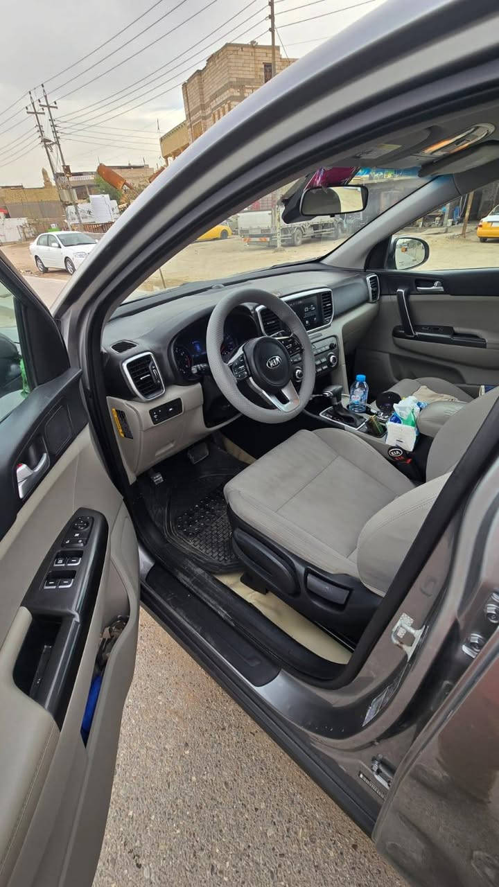 كيا سبورتج مديل ٢٠ وارد امريكي حادثه فقط دعاميه اماميه بدون داخل ولا شاصي وهنا بل عراق صار بيه بارد بل باب الامامي الايمن وباقي لسياره مكفول مكينه كير مكفولات ع فحص لسياره فول مواصفات عد لفتحه لسياره جديده وجاهزه من كلشي رقم بصره ومكاني بصره لسعر ١٦٥ وبيه مجال مامتواجد ع نت للستفسار *********** البصرة, العراق
