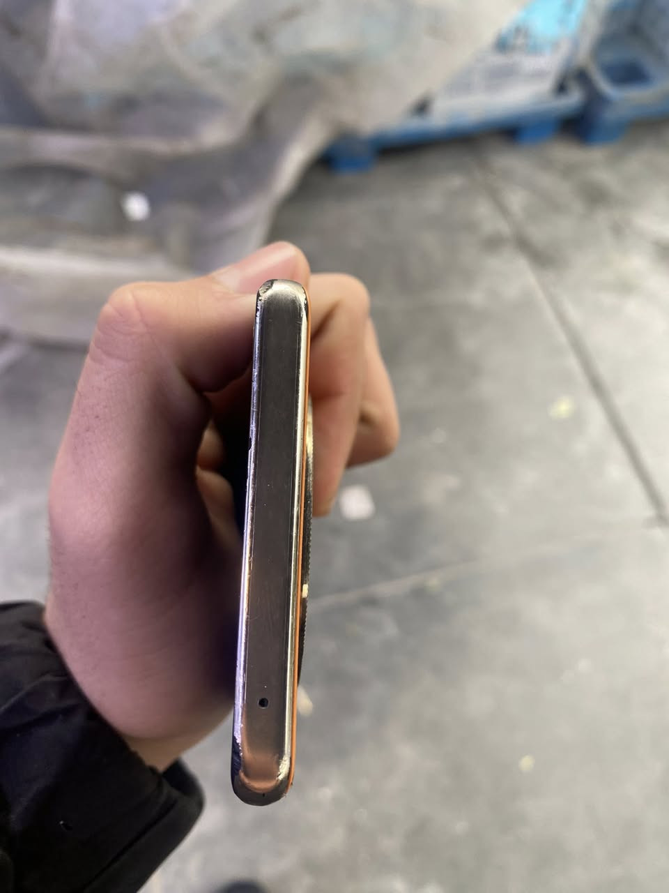 اسلام عليكم  جهاز هونر x8b مواصفاته مساحة 256
رام 8 جيجا ويه رام تيربو 12

كاميرا 108

بطاريه 5800 ويه شاحنه معالج sd6 gen1 الجهاز وتر ممفتوح فقط الكلاسه مفطوره الجهاز شغال كل مابي اي عطل سعره 200 وبي مجال حك جيه رقمي للتواصل ***********
