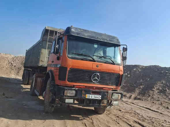 للبيع تريلة مربوطة قلاب رقم بابل انكليزي بأسمي3 لوحات تخم تاير مكينة 10 على السحك كير 160 برميل شاصي راس وعربانة مكفول بيع راس فقط او راس وعربانة او عربانة فقط مكان نجف السعر210 وبيه مجال 
***********
