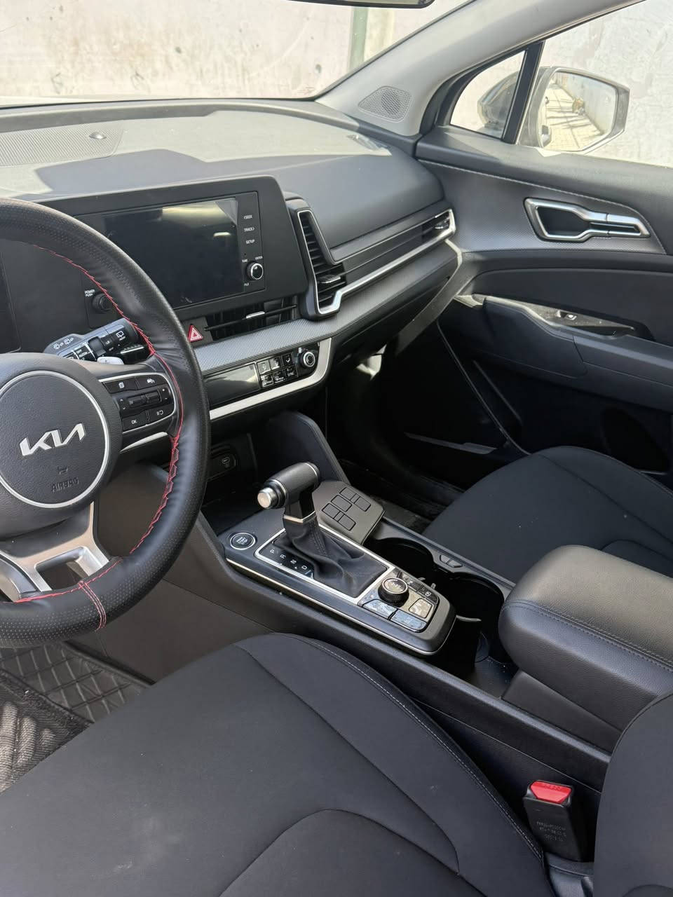 السلام عليكم سبورتج للبيع موديل 25 خليجي مكفوله كفاله عامه ماشيه 7 الاف فقط رقم بغداد باسمي بصمه حساسات خلفيه هند بريك بصمه فور ويل تشغيل عن بعد مري شفط مكاني بغداد الاعضميه السعر 215 ورقه ***********
