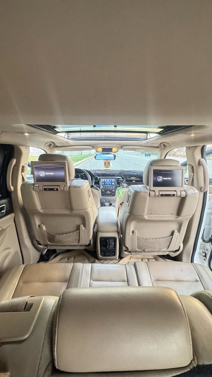 السلام عليكم جيب كراند شيروكي grand cheeokee  موديل 2018 خليجي سياره مكفوله كفاله عامه ما عده بارد بسيط جدا والباقي كله كفاله عامه مواصفات الثلاثه شاشات سيارة ماشيه 144
رقم 📞***********
معروفه المواصفات لمتد
محرك 3600
بعد مواصفات سياره واحد على واحد فول فول فول سياره رقم بصرة الرقم الجديد هزة وسنوية جديدة كله جديد بسمي تحويل مباشر  مابي دينار مصرف احله من صور مكان سياره البصرة
سيارة عليه تعديل مصروف عليه كلش هواي 
كار بلي الأصلي شادله
داش كام تصوير امامي خلفي تسجيل كامرة للسيارة. فايبر كاربون اسود بلاك لماع لليدات والمرايه الجانبية. كذالك الشباك الامامي فايبر كاربون بلاك اسود.  لحية اماميه واجنحه خلفية. مع دوسات جانبيه عند النزول. فجوج لون احمر حراري
  شراي يخابر ***********
