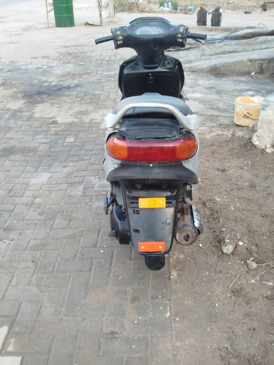 السلام عليكم دراجه دولفين للبيع الدراجه نظيفه دراجه كهربائياته كلها شغاله دراجه مال جناي سعر 250 بيها مجال مكان الديوانيه قضاء الشاميه *********** الشراي يتصل

