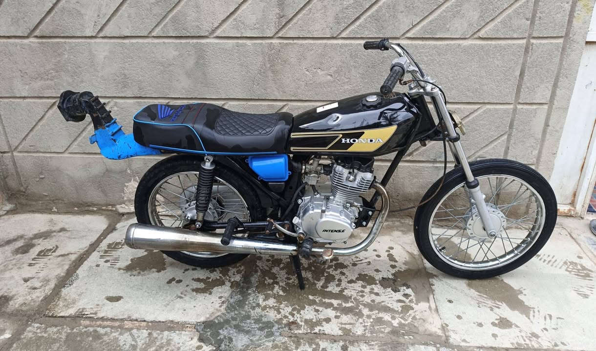 السلام عليكم دراجه للبيع تعمير 25 ما مفتوحه كلك كلك  لدراجه سعرها 525 مكاني ناصريه مركز ***********
