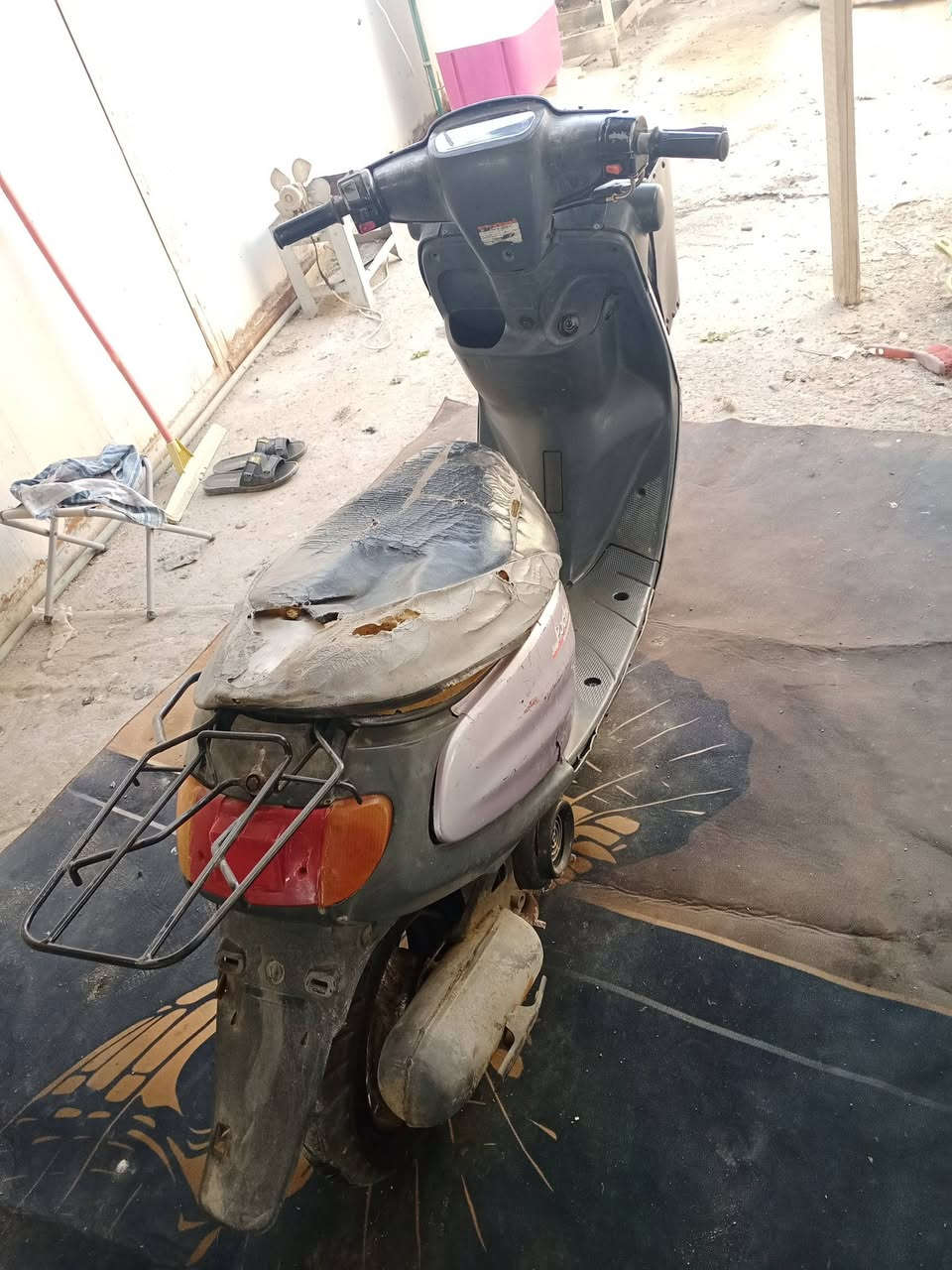 دراجه منغولي للبيع كما موضح في الصوره
الدراجه نقصها تعديلات خارجيه او نقص باتري 
الدراجه شغاله هندر واحد 
السعر 200 او بيها مجال للشراي 
مكاني كربلاء قرب مستشفى الكفيل 
الرقم : ***********
