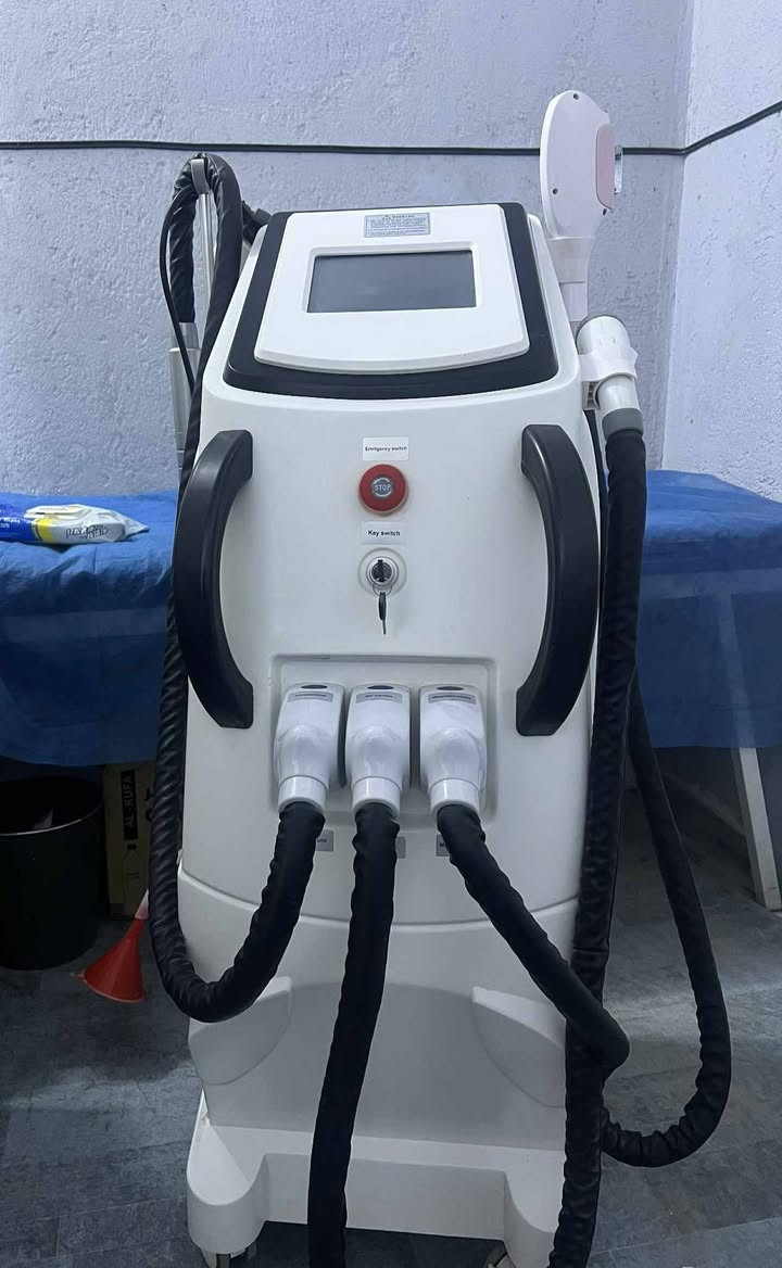 جهاز مالتي فاكشن لإزالة الشعر وازالة التاتو والوشم وشد ونضارة البشرة وتقشير كاربوني نتيجه من اول جلسة الامريكي ثلجي سعر مليون و٤٠٠ وسديه هديه


**إذا كنت صاحب هذا الإعلان وتريد حذفه لأي سبب، رجاءا أرسل رسالة إلى الدعم الفني**