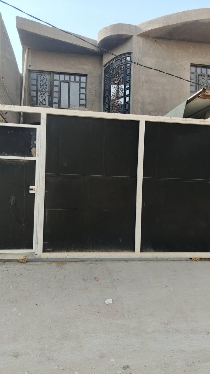 بيت للبيع
بيت 220م طابقين للبيع حي المعملچي فرع دواجن النورين ويطلع ع شارعين طابو زراعي سند 25 السعر 220 باقي التفاصيل الاتصال ع الرقم  ***********
