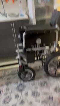 كرسي كهربائي للبيع جديد ممستعمل بالكارتون  مكلف بالنشر الاتصال 0771861...