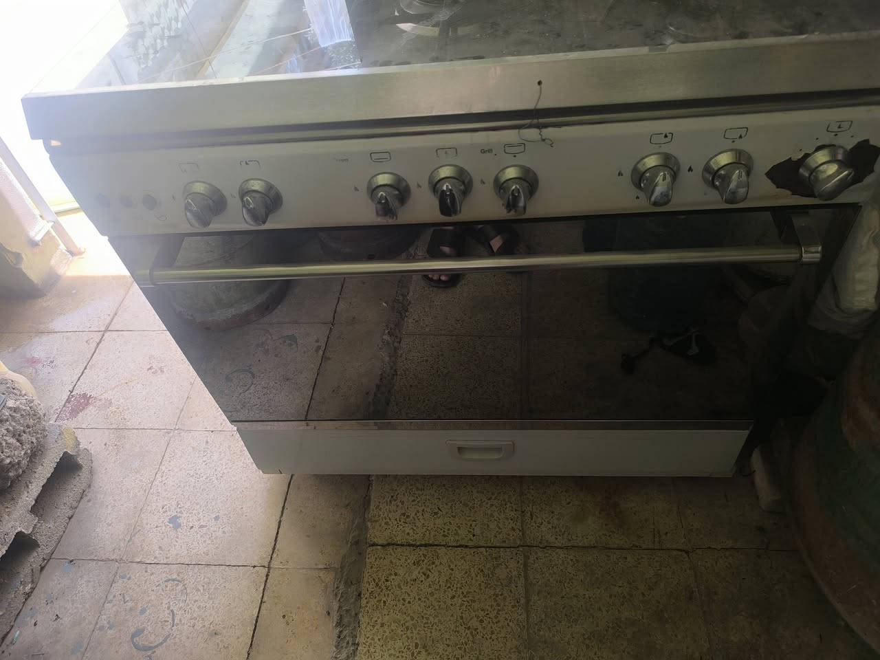 السلام عليكم عندي طباخ للبيع شرط  شغال  سعرو 200 
مكاني الموصل  حي دوميز 
الاستفسار ***********
***********
