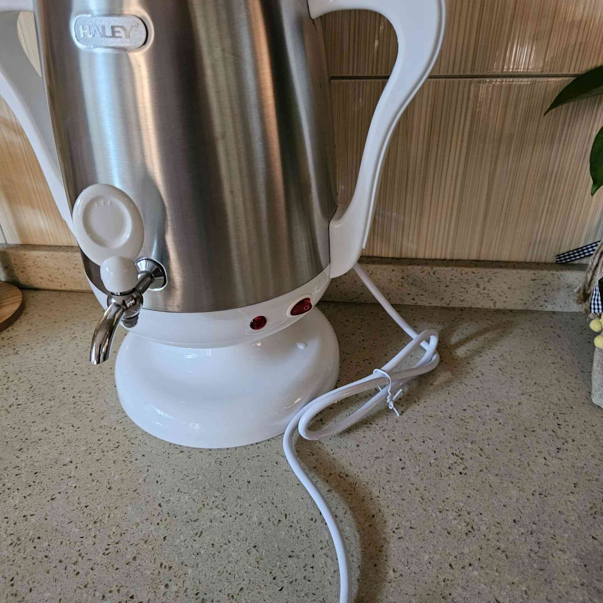 للبيع
سماور كهربائي    
ب٥٠ الف
مكان الشعب


**إذا كنت صاحب هذا الإعلان وتريد حذفه لأي سبب، رجاءا أرسل رسالة إلى الدعم الفني**