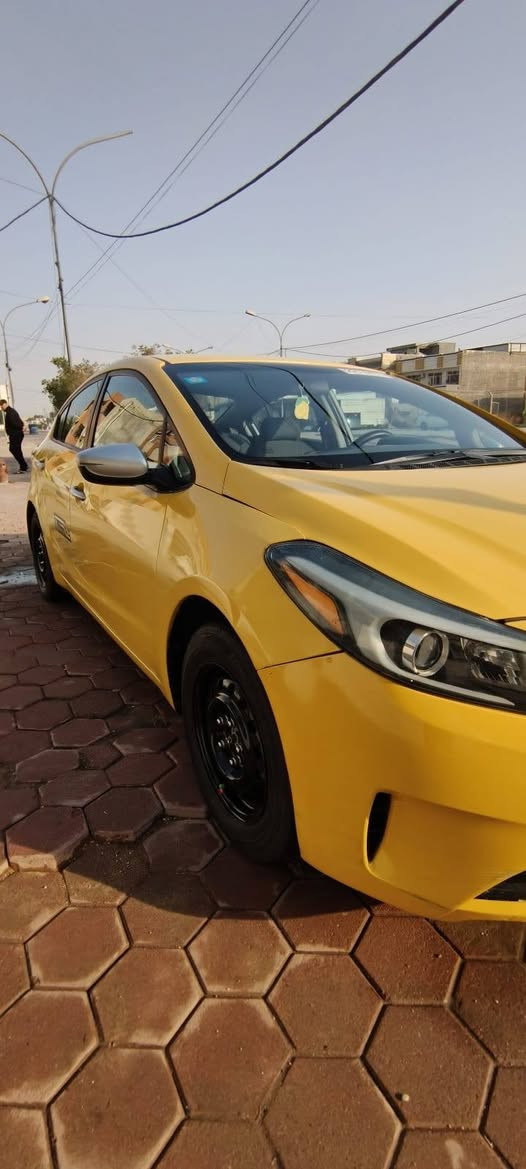 السلام عليكم
كيه فورتي وارد أمريكي موديل 17 كير عادي 6 نمر محرك 2000 ماشيه 103
 تبديل جاملغين اوبنيد الباقي ليبل واحد
 صدر امامي خلفي جديد تخم تاير جديد
السعر 95 

*********** بي واتساب

 مكان السياره بغداد المحمودية
