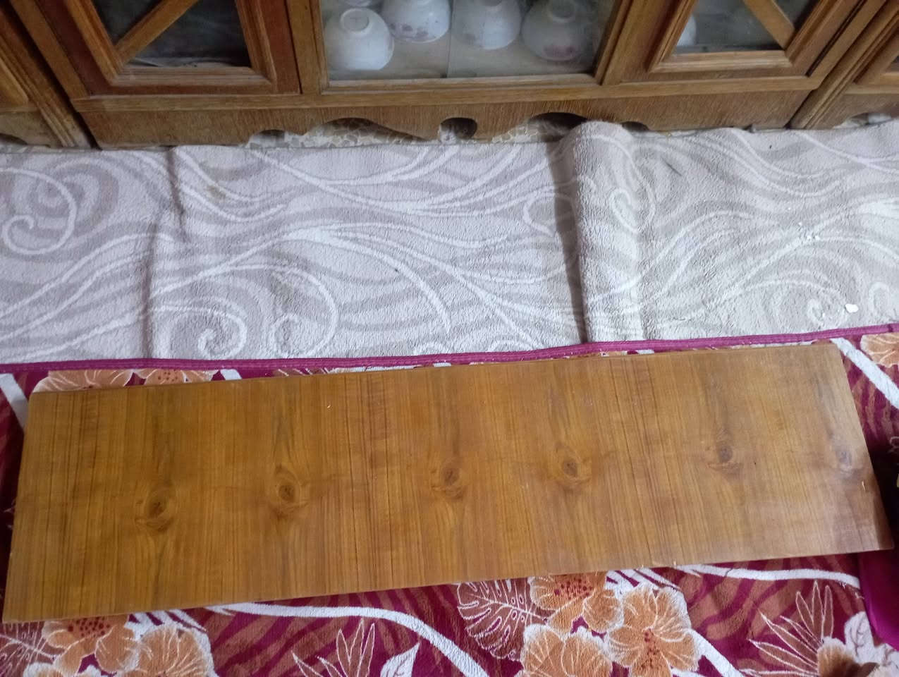 معرض خشب صاج مستعمل ولكنه نظيف للبيع بسعر200الف وبي مجال
للاستفسار ***********
