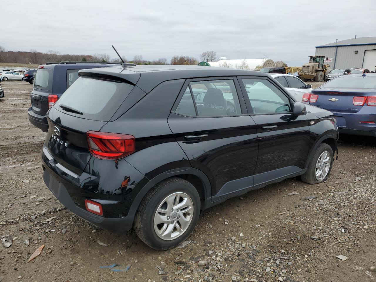 فينو موديل ٢٠٢٣ مرقم بابل باسمي بدون ايرباك حادثها مثل ما مبين بالصورة صبغ فقط بنيد السعر ١٣٥ وبيها مجال بسيط مكان السيارة حلة مركز المدينة 
***********
